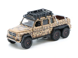 Mercedes-Benz G63 AMG 6x6 with Leopard Cat Family 1:64 Era Car