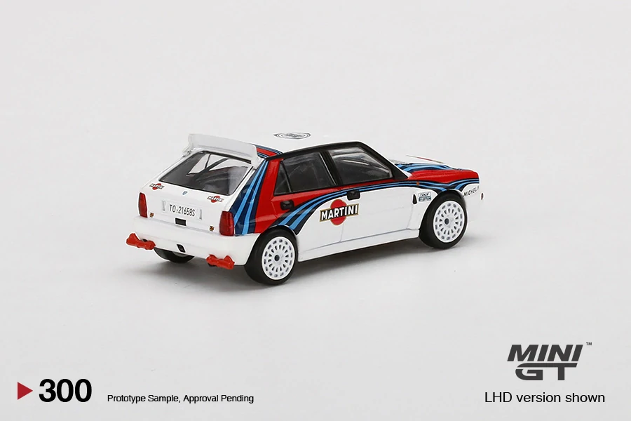 MiniGT #300 Lancia Delta HF Integrale Evoluzione Martini Racing
