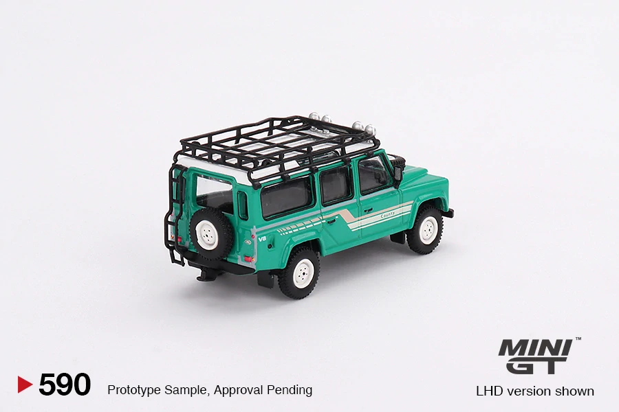 MiniGT #590 Land Rover Defender 110 1985 County Station Wagon Trident Green