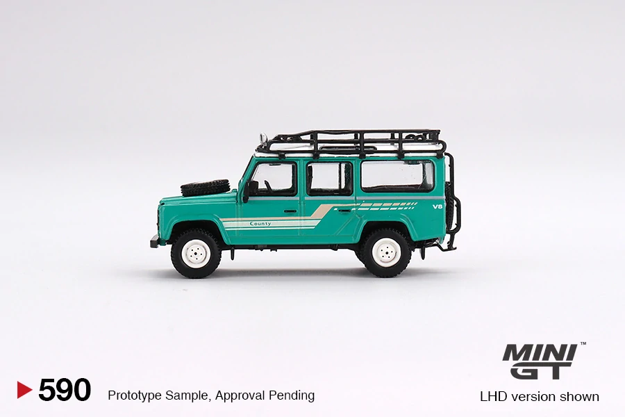 MiniGT #590 Land Rover Defender 110 1985 County Station Wagon Trident Green